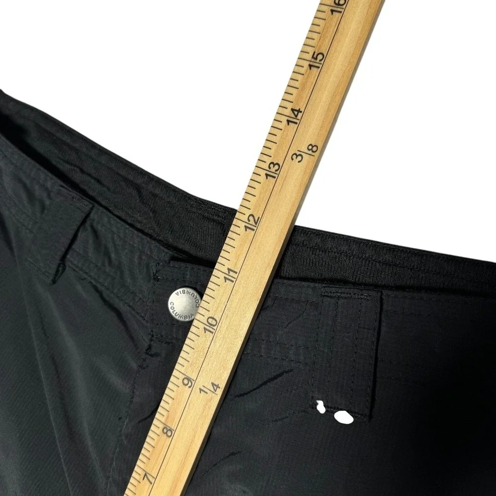 Columbia Kestrel Trail Cargo Shorts Black Mens 38x10 Gorpcore Activewear Dadcore